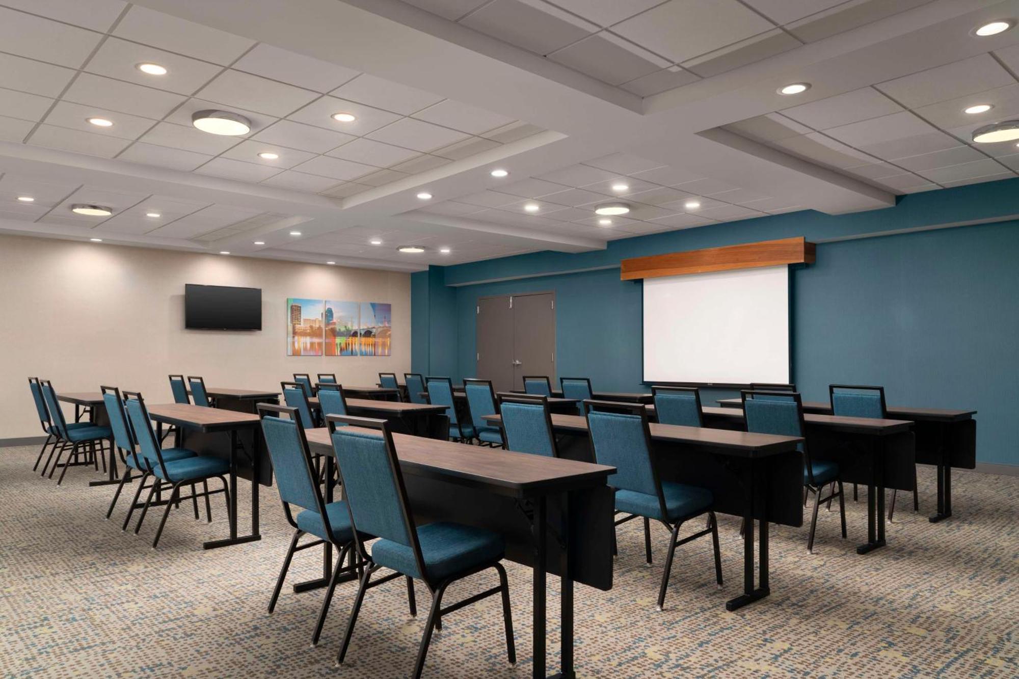 Hampton Inn Chicopee - Springfield Exterior foto
