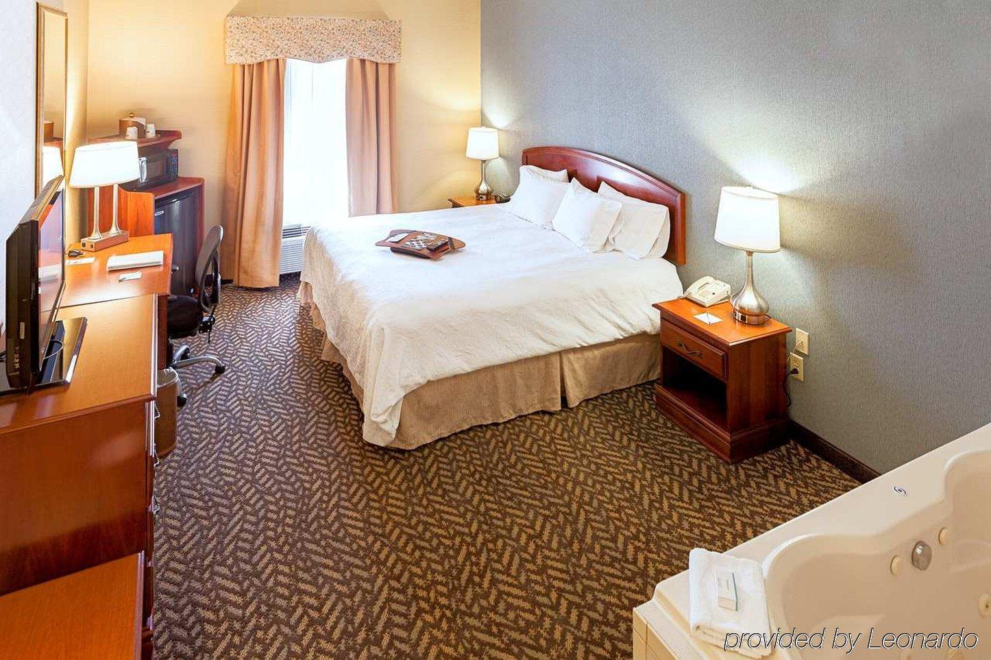 Hampton Inn Chicopee - Springfield Exterior foto