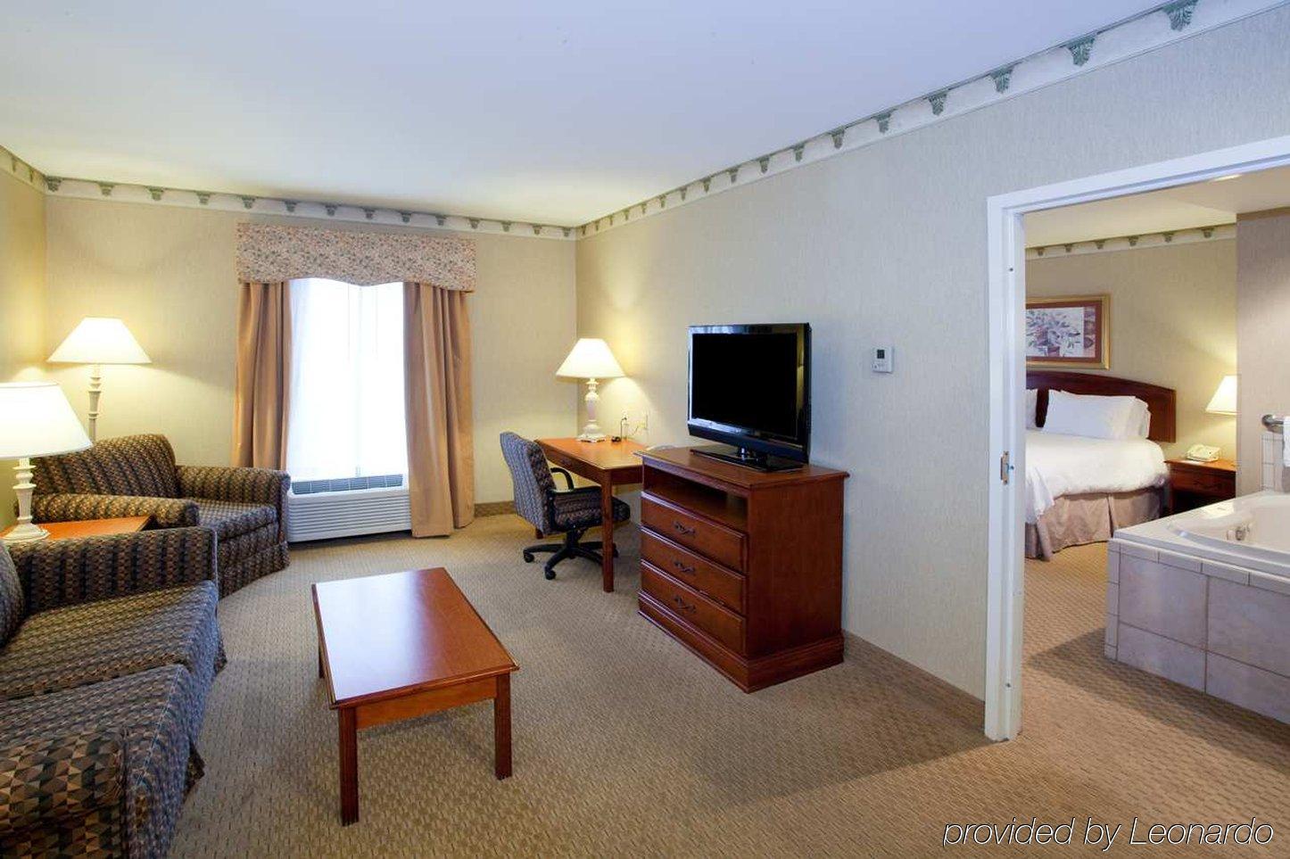 Hampton Inn Chicopee - Springfield Exterior foto